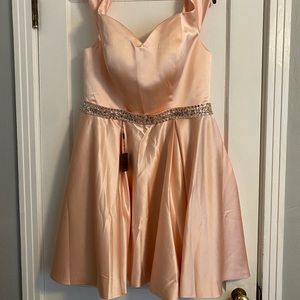 Beautiful formal short dress NWT